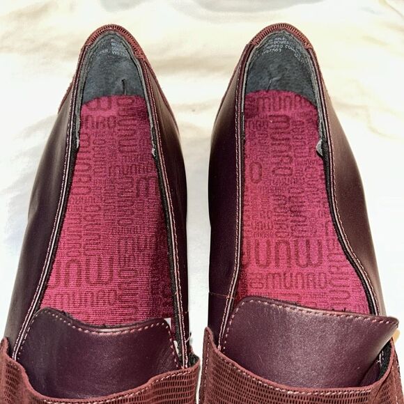 Munro Geana Wine Color Leather Loafers Shoes(Size 8M) - Picture 10 of 11